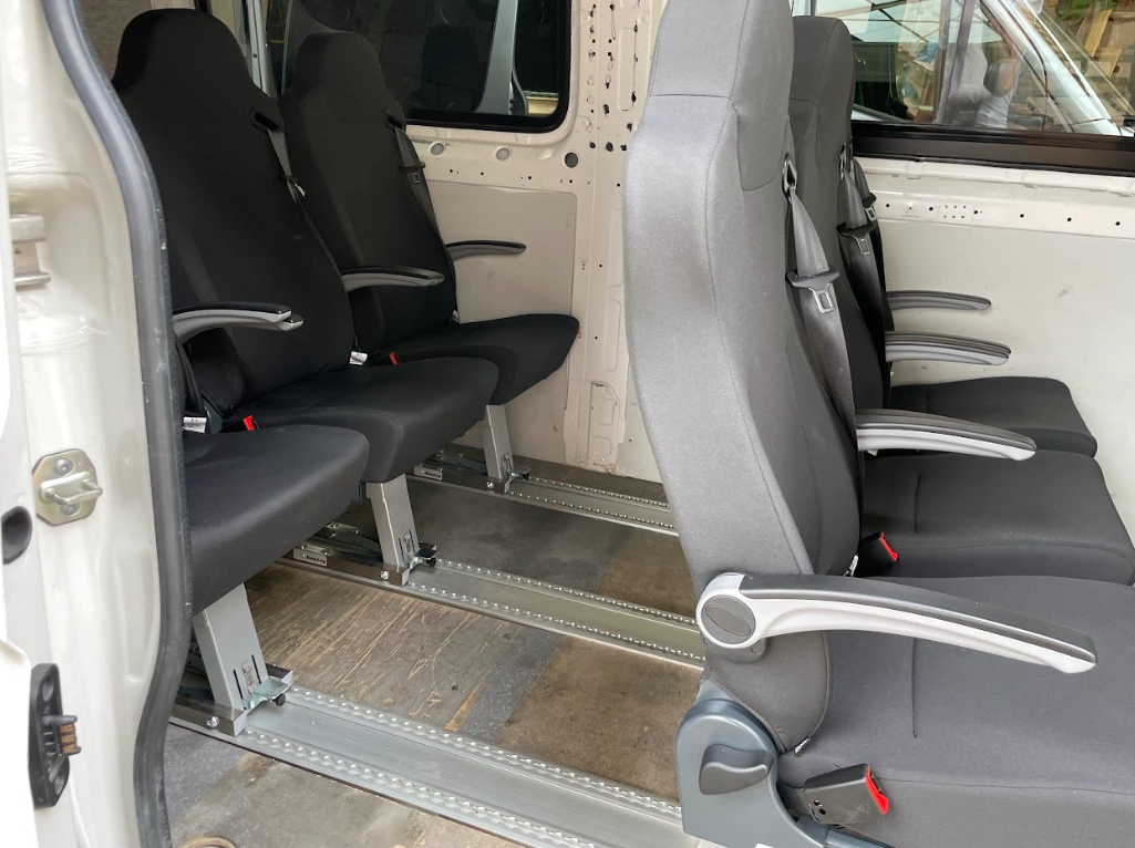 Detailaufnahme Schnierle Sicom2 Einzelsitz VW Crafter Frontansicht