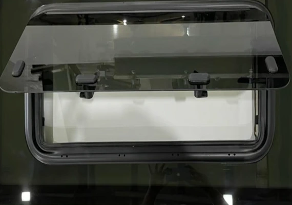 Ausstellfenster Mercedes Vito ab 2015 - 3-fach Isolierung für Camper Ausbau