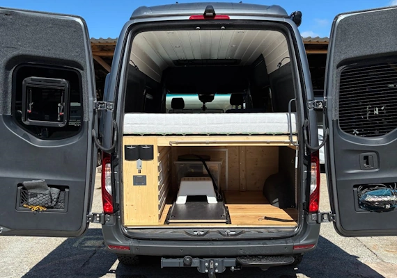 Schlafmodul mit Stauraum für Hochdach Camper Ausbau - Hochbett-Modul mit Schubladen und großzügigem Stauraum