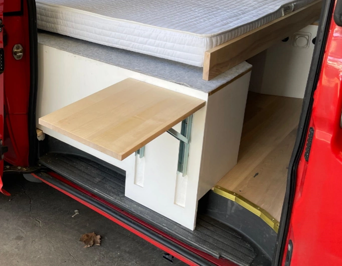 Multifunktions Küchenblock Fiat Ducato Camper Ausbau - Sitzgruppe mit Tisch und Küchenblock